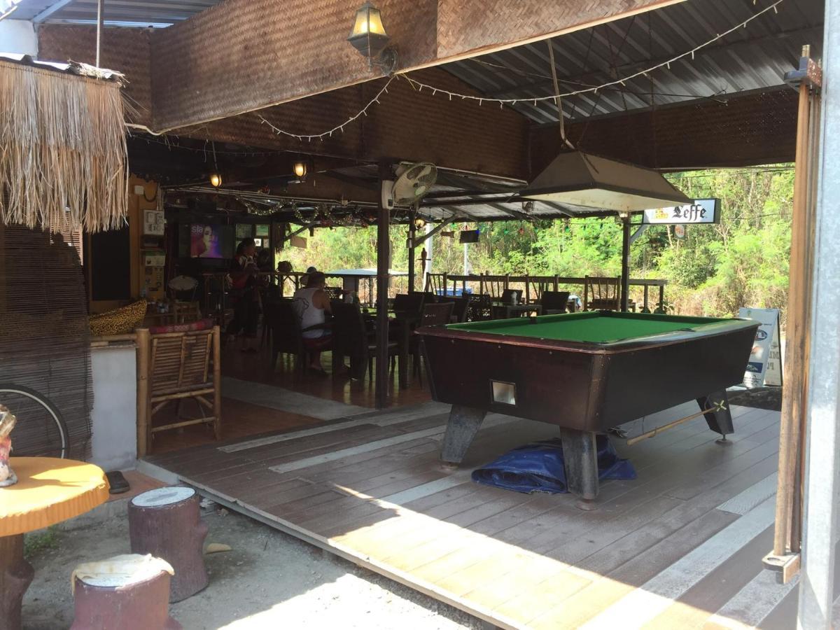 Harry'S Beach Club Ban Phe Extérieur photo