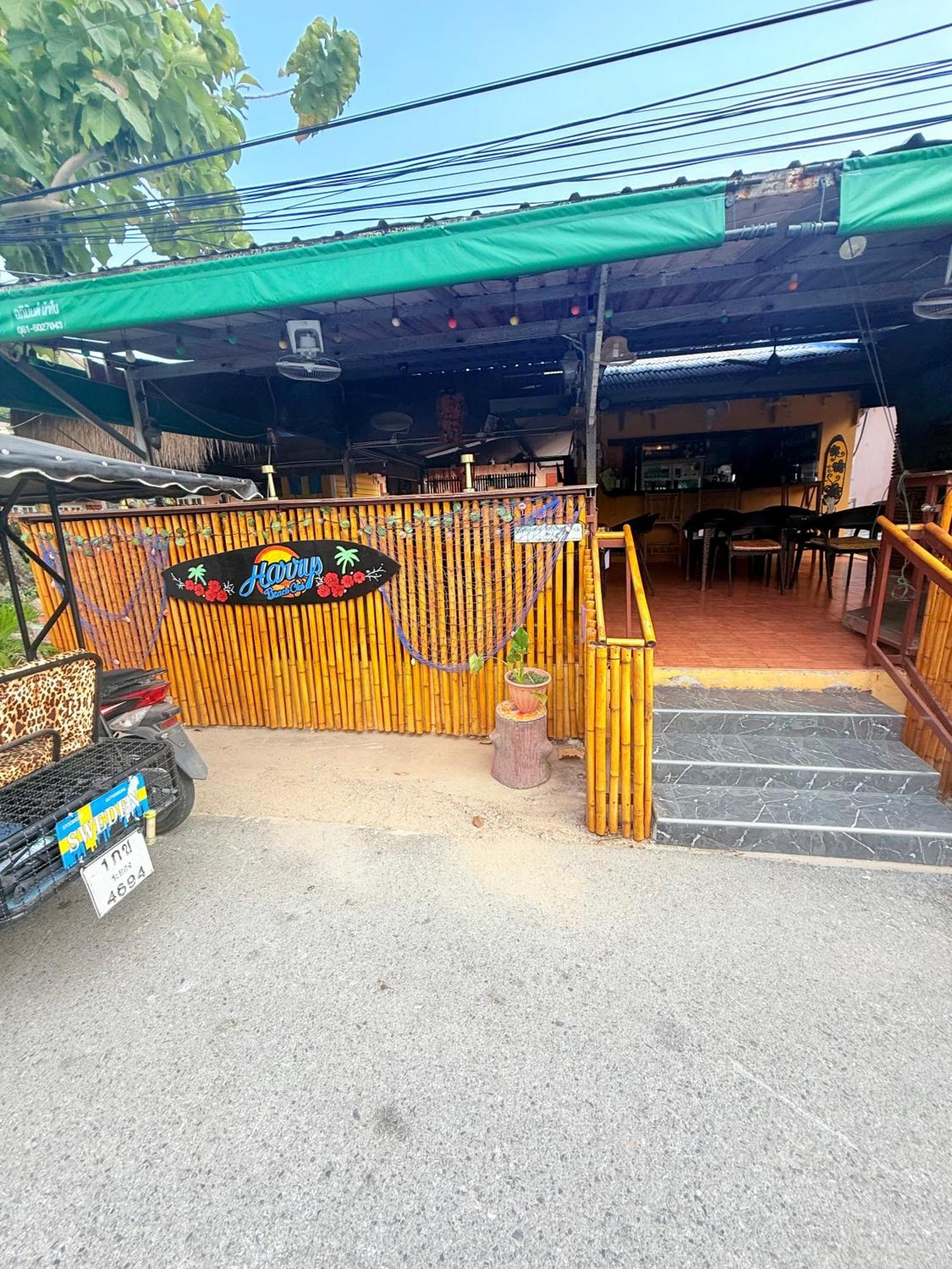 Harry'S Beach Club Ban Phe Extérieur photo