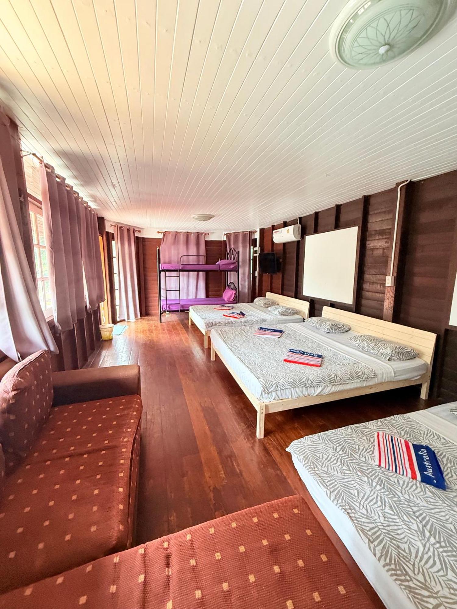 Harry'S Beach Club Ban Phe Extérieur photo